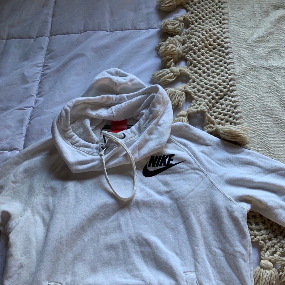 nike sweatshirt
